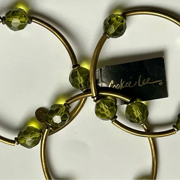 🦚Set of 3 Peridot Color Faceted Glass Bead Stretch Bracelets with Brass Tone - Picture 3 of 5